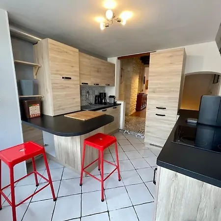 Holiday home Maison De Avec Terrasse A Verdun, L'aparte *